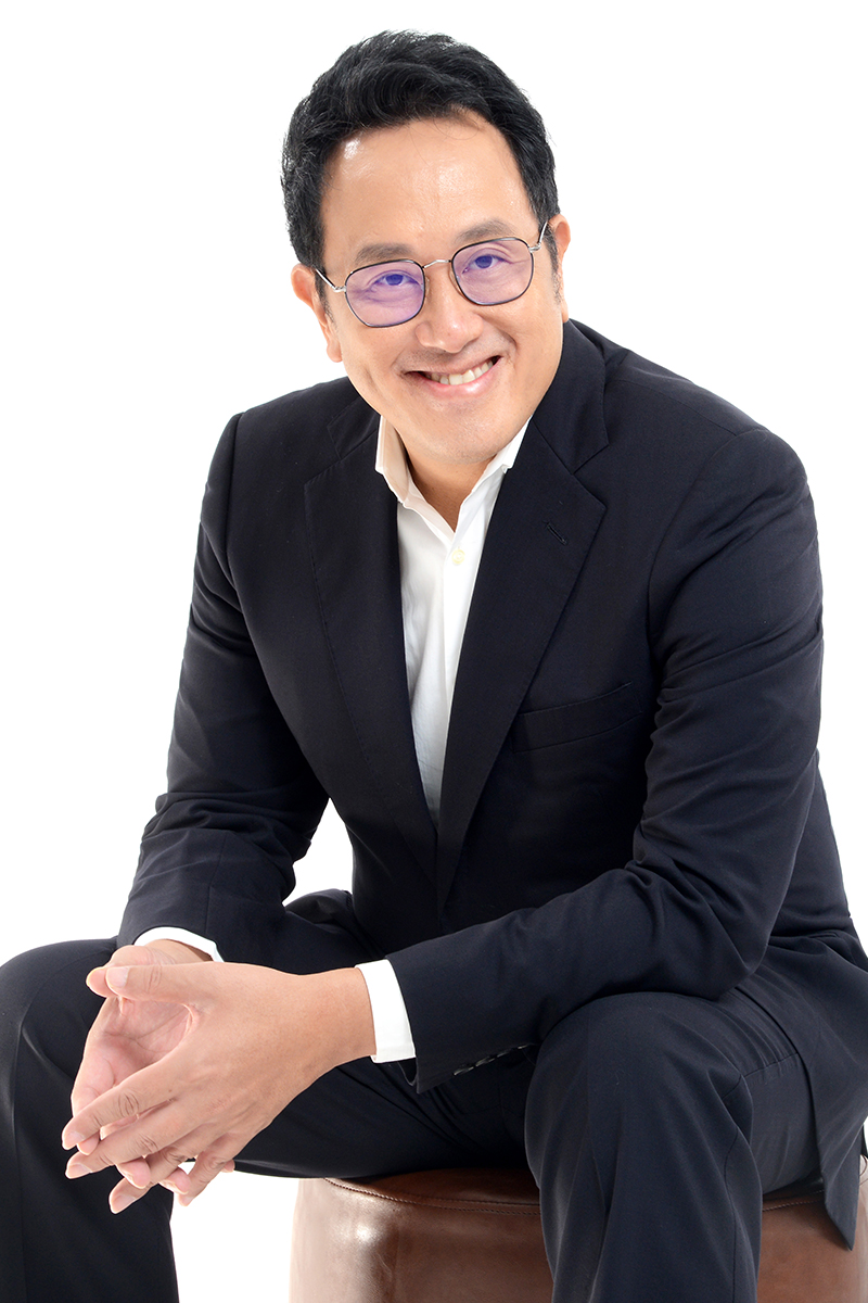 Portrait of Derek Chew